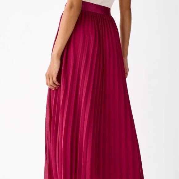 NWT Pleated Magenta Skirt - Picture 3 of 3